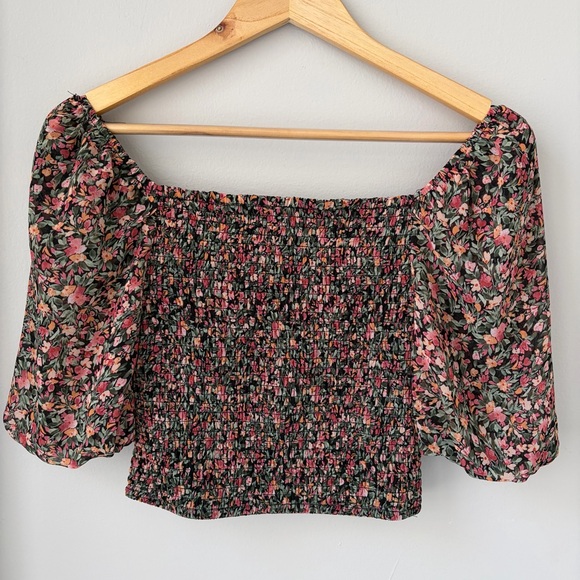 BB Dakota Sz XS Multicolor Floral Smocked Crop Top Elbow Length Puff Sleeves - Picture 3 of 8